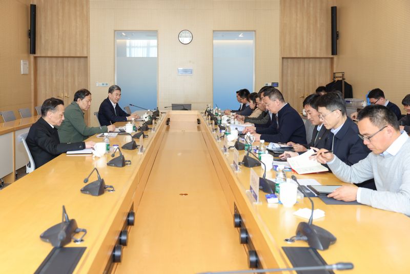 中国工程院院士李华军来校指导学科建设工作