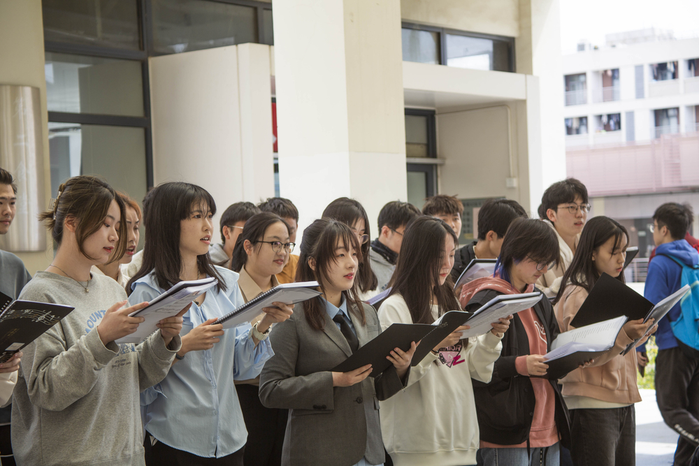 校合唱团演出现场