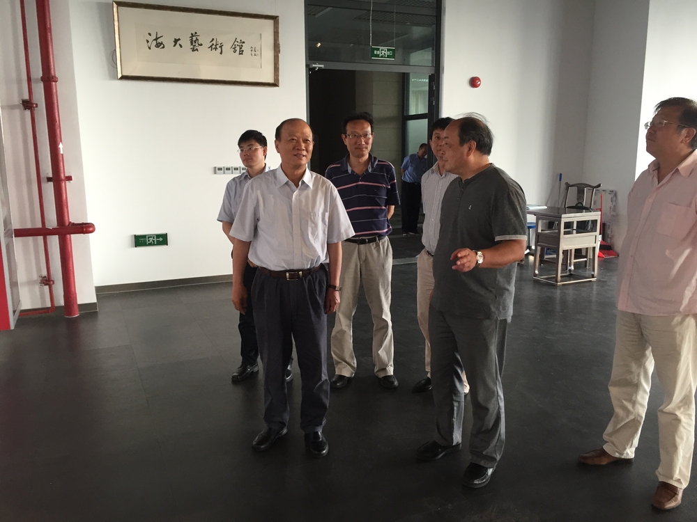 “弘扬长征精神，坚定理想信念——乐震文·刘小晴革命胜景书画展”在海大艺术馆展出