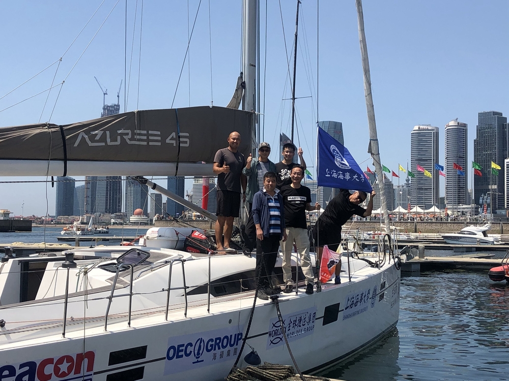 看望参加“海大天泽”帆行中国海系列活动第三航段的校友和队员