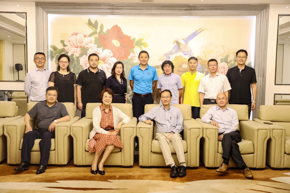 黄有方校长出席2019第十一届青岛国际帆船周活动并走访青岛校友会及相关企业