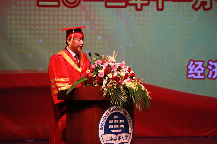 我校举行2012年MBA/EMBA毕业典礼暨2012级EMBA开学典礼