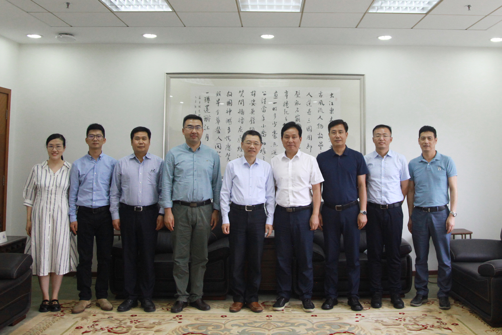 宁波市人社局一级调研员陈文伟一行来校调研