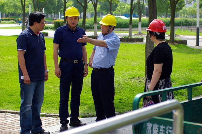 后勤服务中心举行防台防汛应急抢险演练