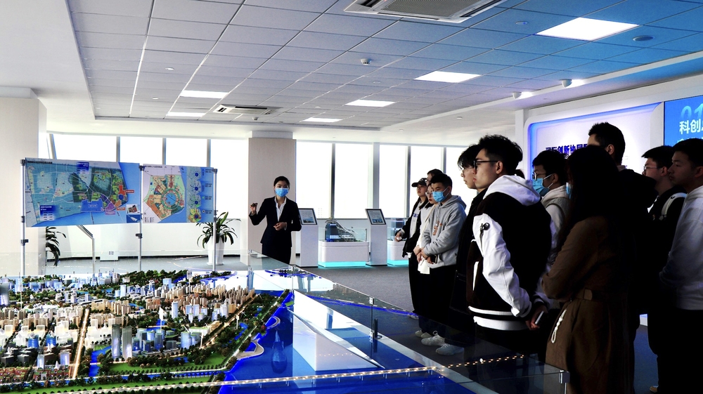 团员青年代表参观学习