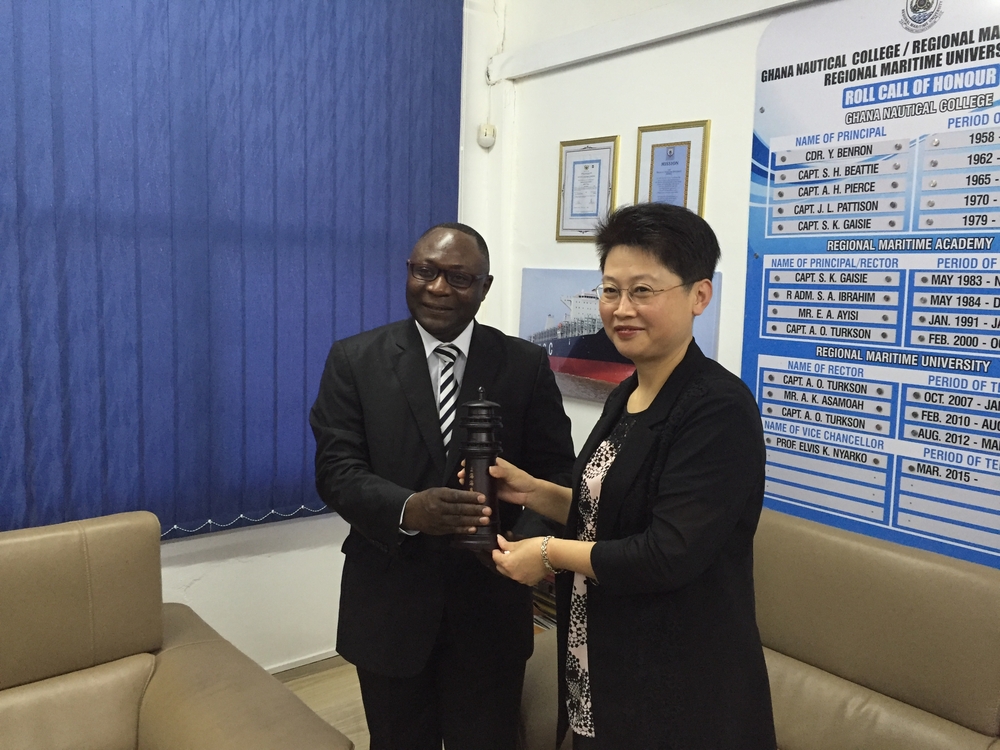 门妍萍副书记会见中西非地区海事大学埃尔维斯校长