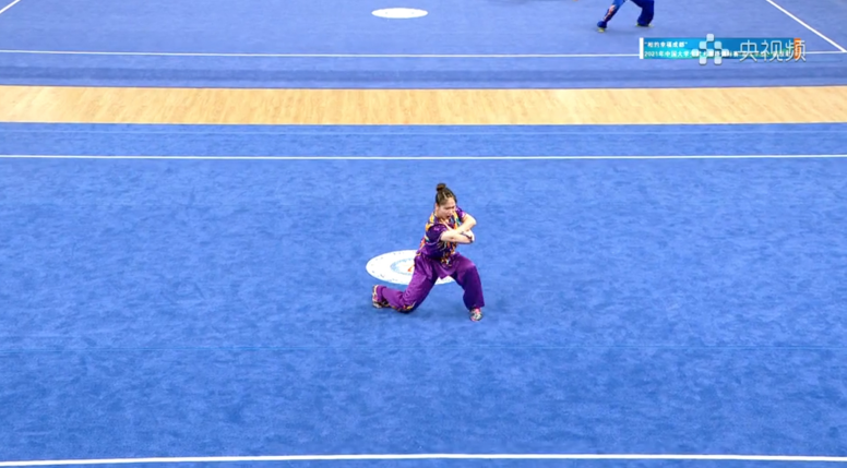 柴言获女子丁组南刀、南棍两项冠军