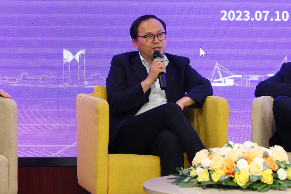 庄炜校友做交流发言