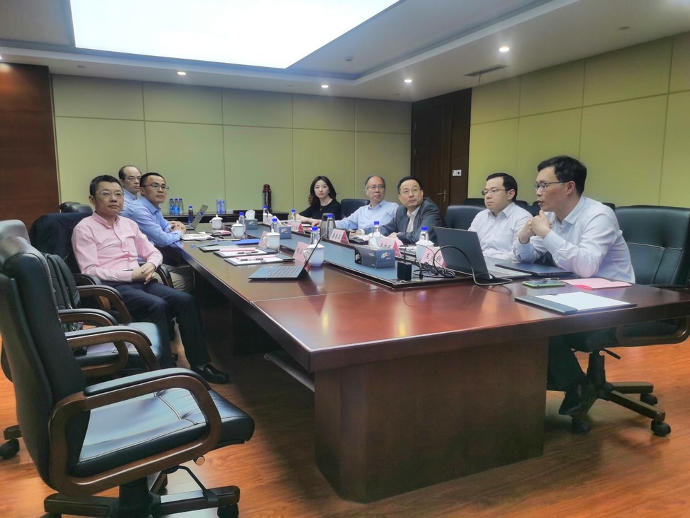 陆靖校长一行访问上海船舶运输科学研究所