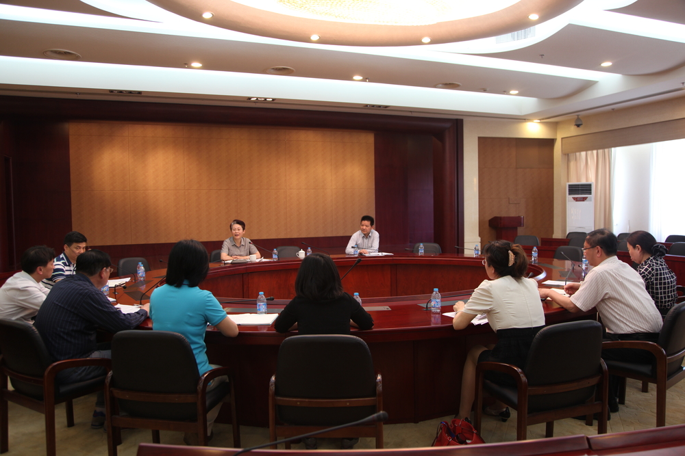 我校召开双月座谈会 听取统战人士对绩效工资方案的意见