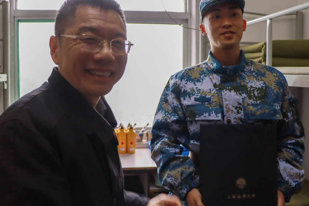 上海海事大学校长陆靖一行慰问春季入伍学生