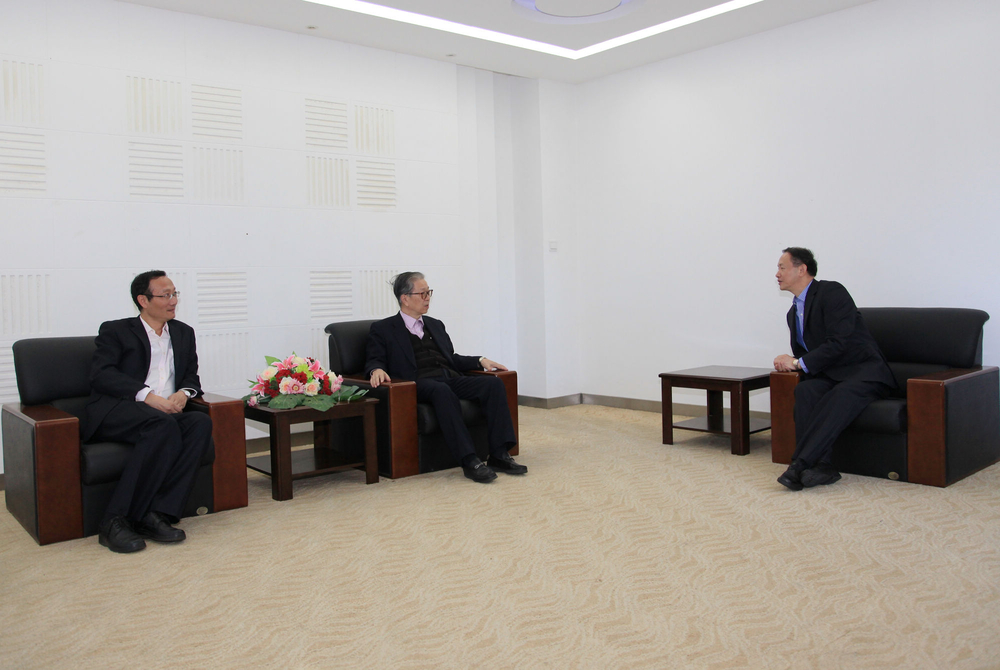 我校举办科学道德学风建设院士宣讲报告会——中科院院士杨福家与海大师生畅谈“梦想与奋斗”