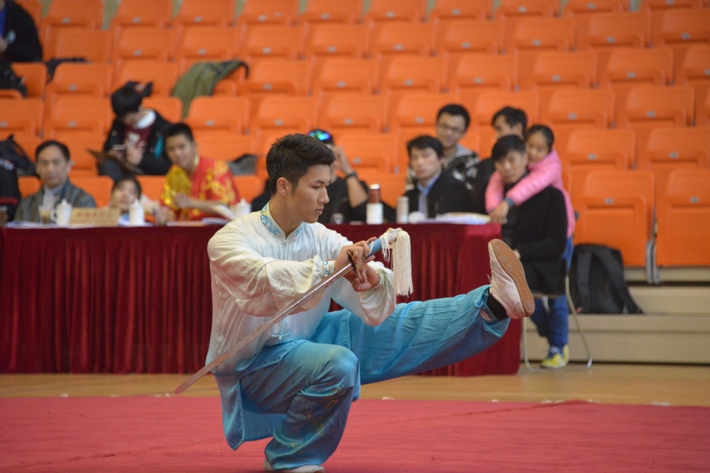 男子太极剑冠军国航157郝伟