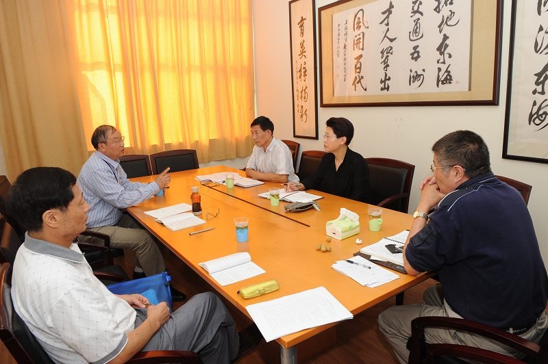 党委副书记门妍萍听取学校党的群众路线教育实践活动督导组工作汇报