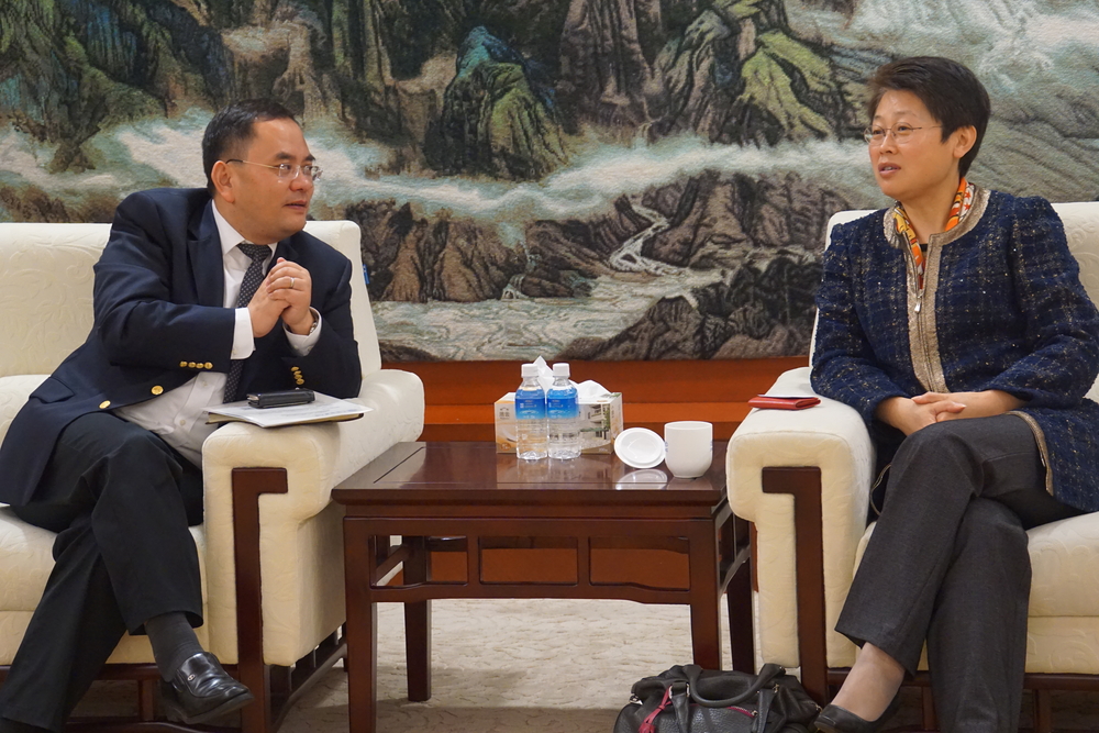 门妍萍副书记一行走访上海振华重工（集团）股份有限公司