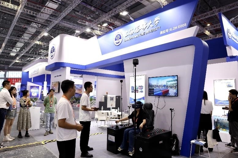 体验集装箱码头轮胎吊虚拟现实培训系统