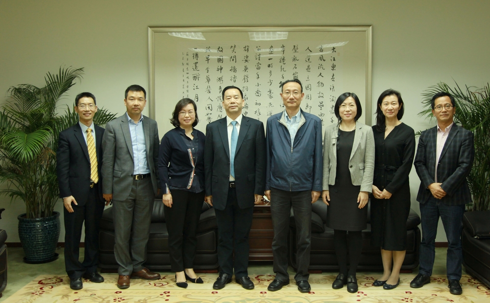 广东省航运集团有限公司董事长杨显昌一行来校访问