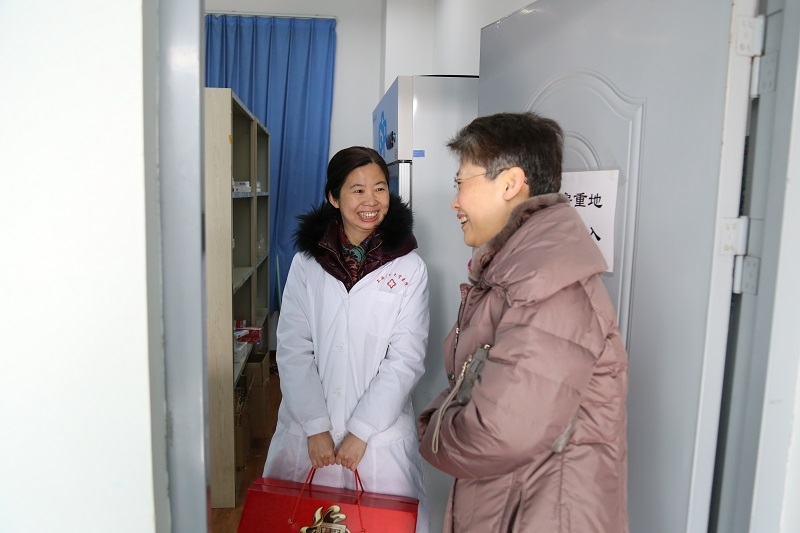 校工会开展寒假送温暖活动