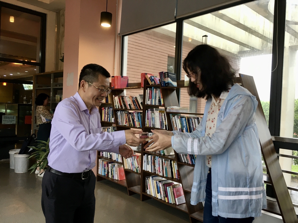 上海海事大学举行“校长有约”午餐座谈会