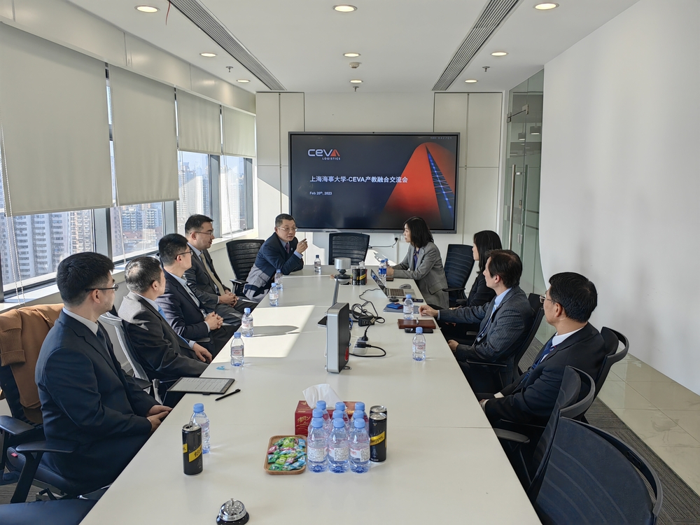 学校和公司讨论携手共育物流人才