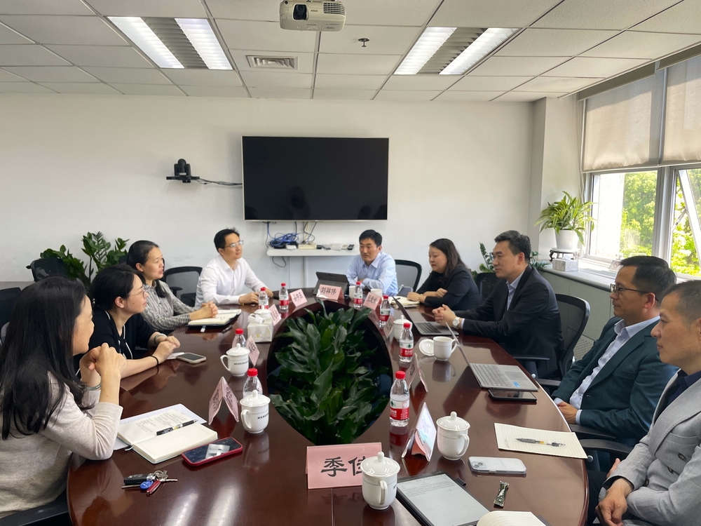 初北平校长一行走访浦东新区商务委