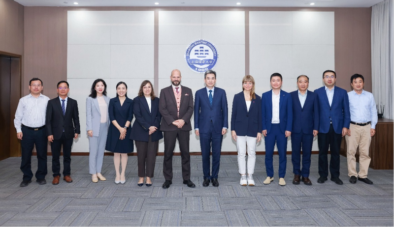 深化海事技术交流合作，英国劳氏船级社基金会代表团来校访问 