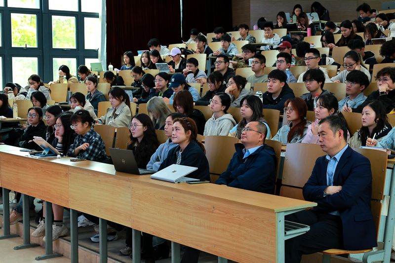 “2026年上海法官进高校系列巡讲”活动在学校开讲