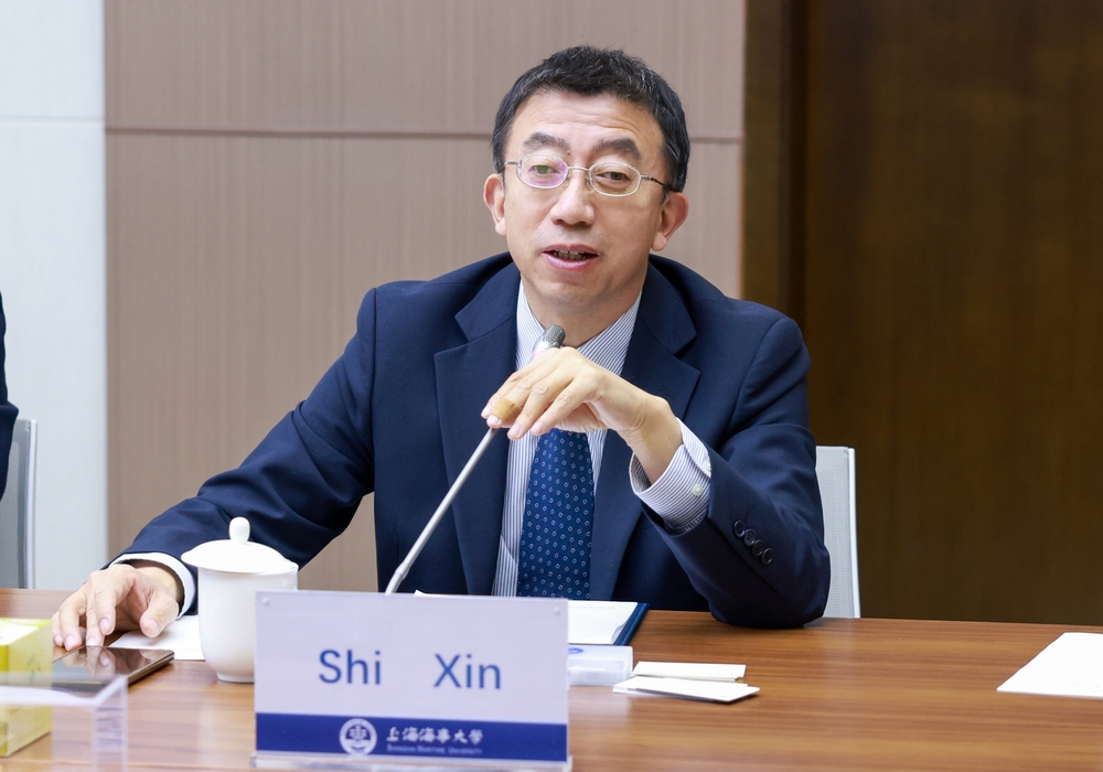 施欣副校长介绍学校情况