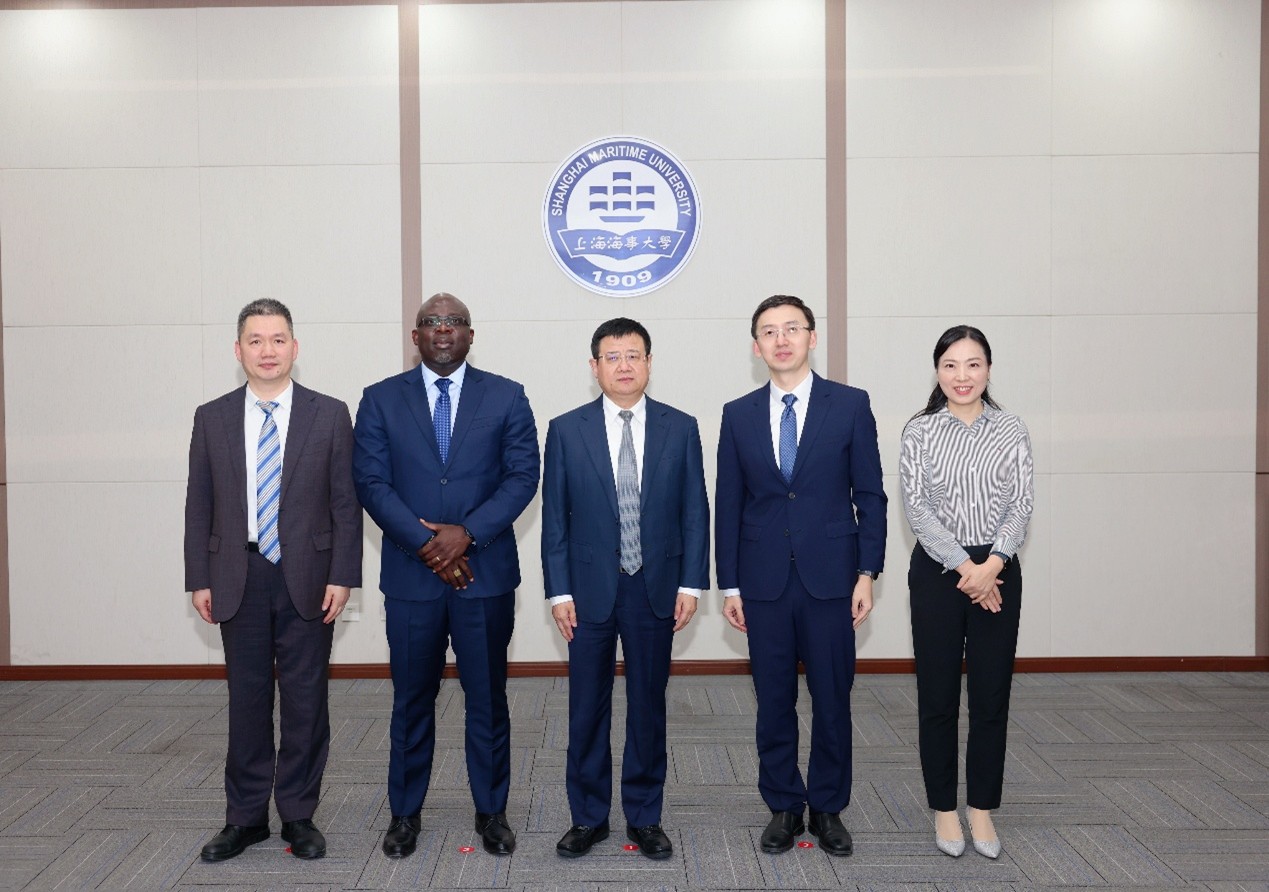 利比里亚海事局局长内托·扎尔扎尔·利格来访上海海事大学