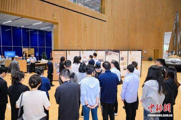 回望百年航运路 上海国际航运中心建设文献图片展在沪展出