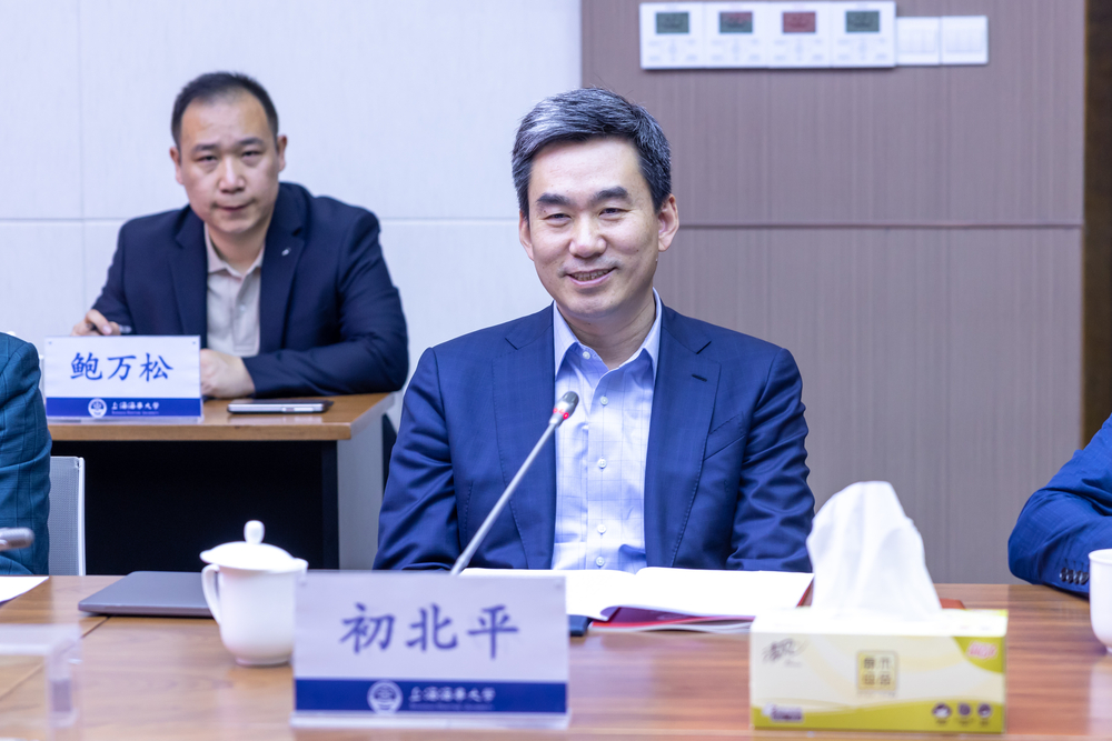 香港嘉宏国际物流集团、中国国际物流节组委会来校访问