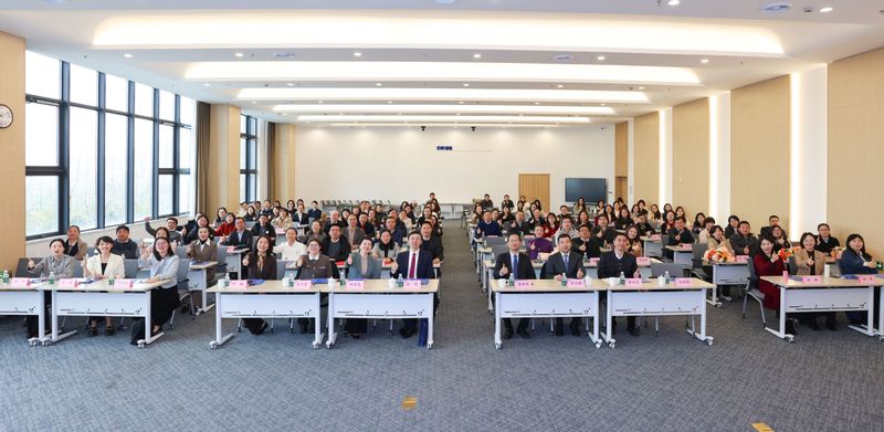 逐梦向深蓝 致敬她力量 ——上海海事大学举行纪念“三八”国际妇女节116周年主题活动暨先进表彰大会