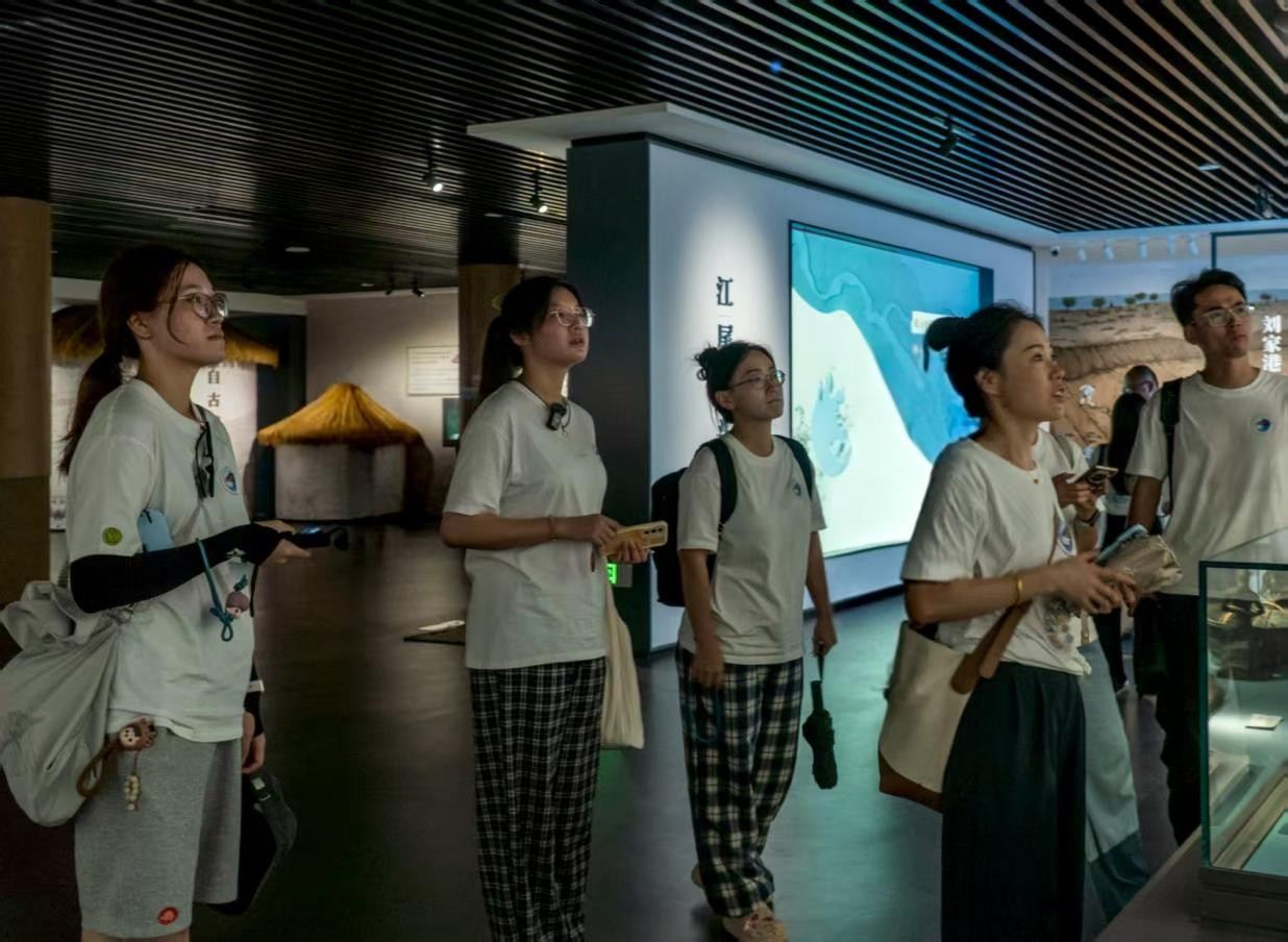 听六百年前潮声，启新时代航程--上海海事大学学子踏浪寻迹郑和下西洋620周年航海史诗