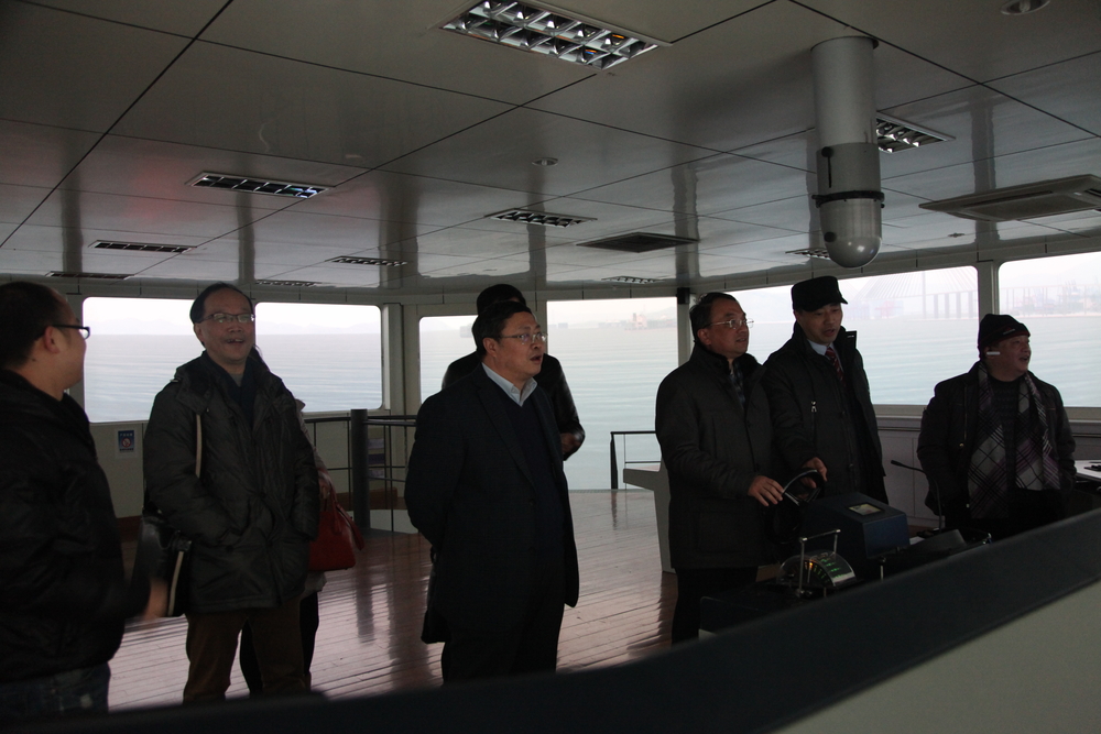 参观航海模拟器