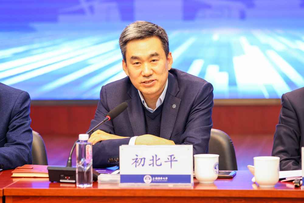 初北平校长作总结讲话