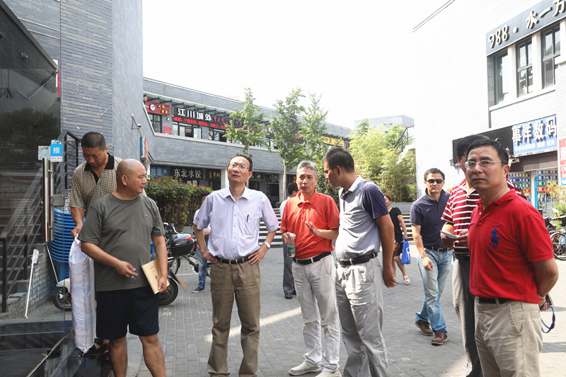 检查共享区卫生等情况