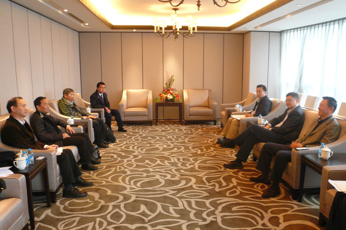 金永兴书记、王海威副校长一行拜访中远集装箱运输有限公司