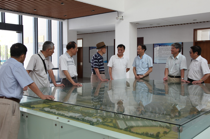 华东政法大学老教授协会来我校参观