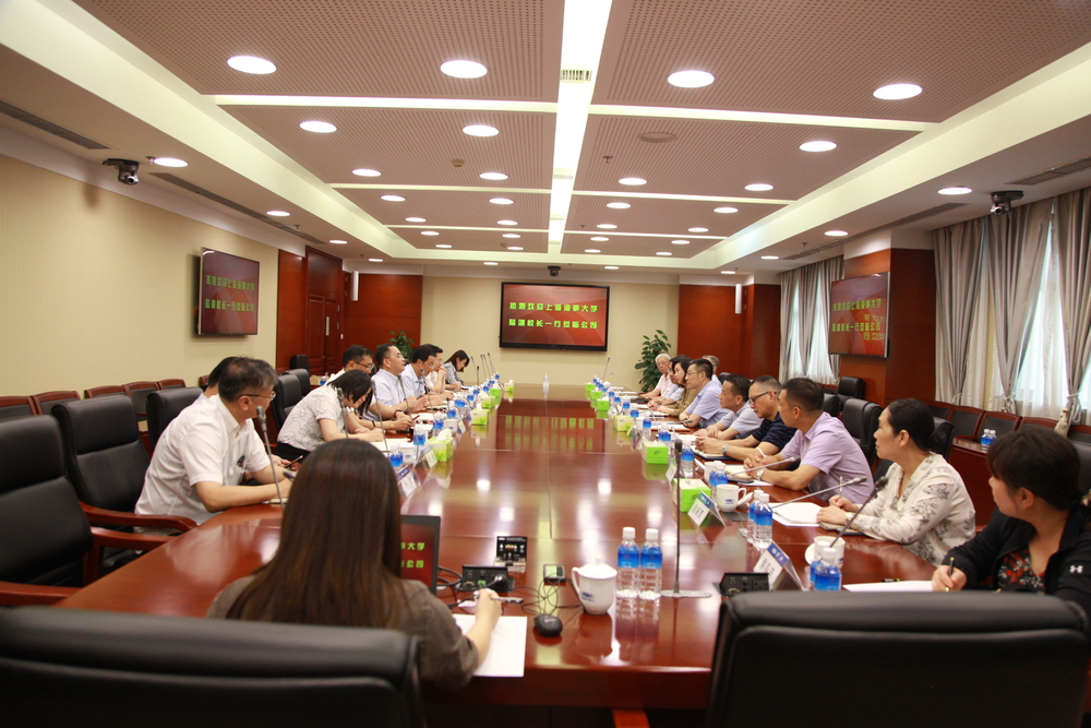 陆靖校长一行拜访上海振华重工(集团)股份有限公司