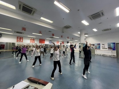 教工健美操协会每周活动现场