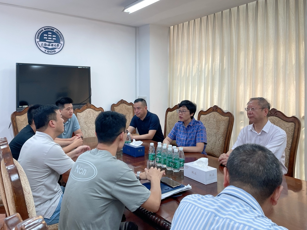 贺莉副书记慰问暑期坚守岗位的教职员工