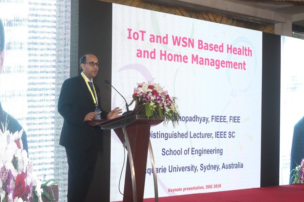 美国电气与电子工程师学会会士、澳大利亚麦考瑞大学苏哈斯（Subhas）教授作大会报告