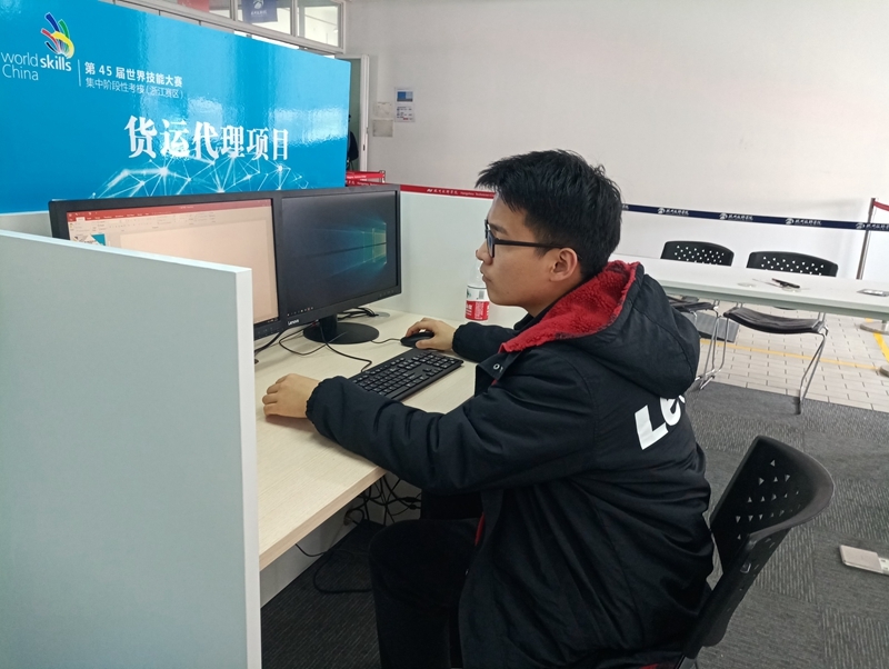 王宏宇同学在“五进一”选拔赛中