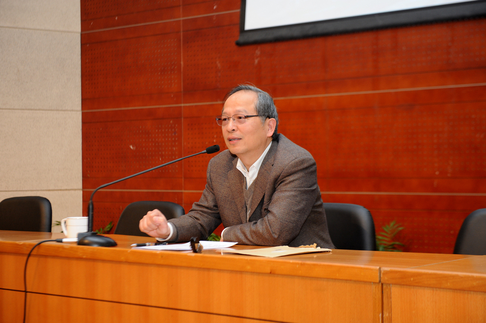 党委书记於世成为我校学生作报告