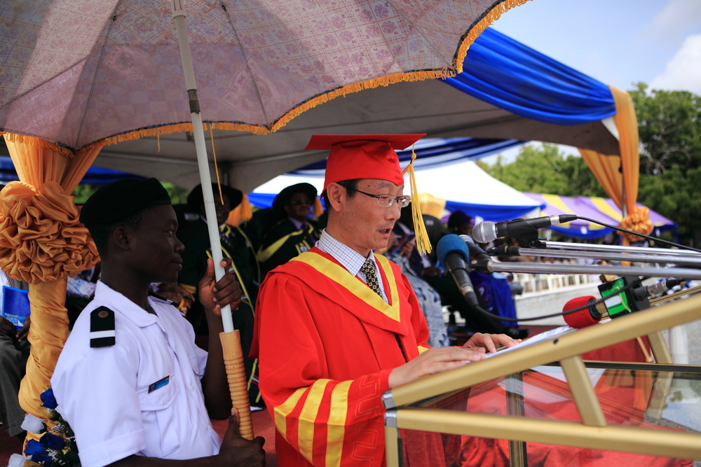 我校与中西非地区海事大学合作举办的“物流管理”本科项目首届学生毕业典礼举行