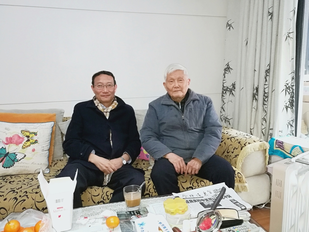 黄有方校长看望慰问老干部