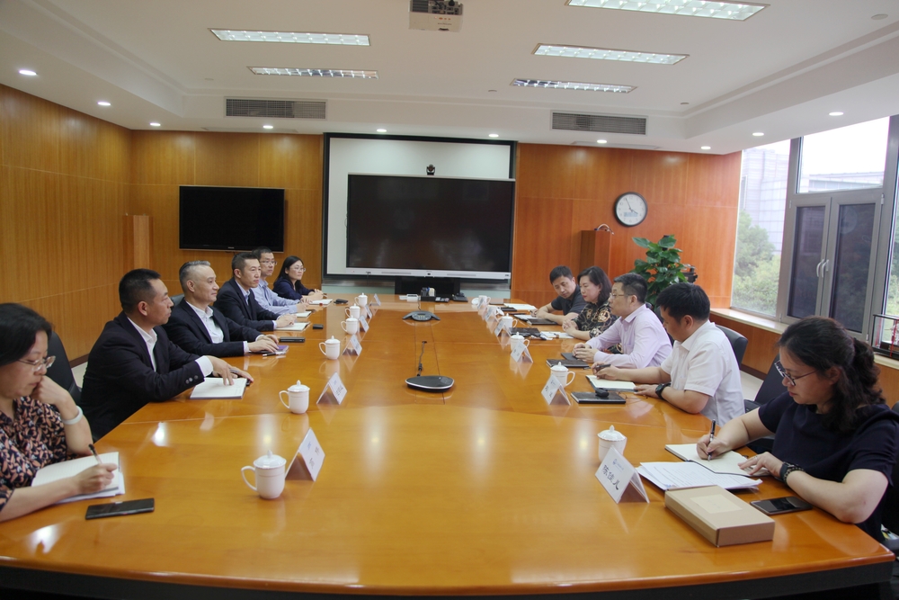 陆靖校长走访海丰国际控股有限公司