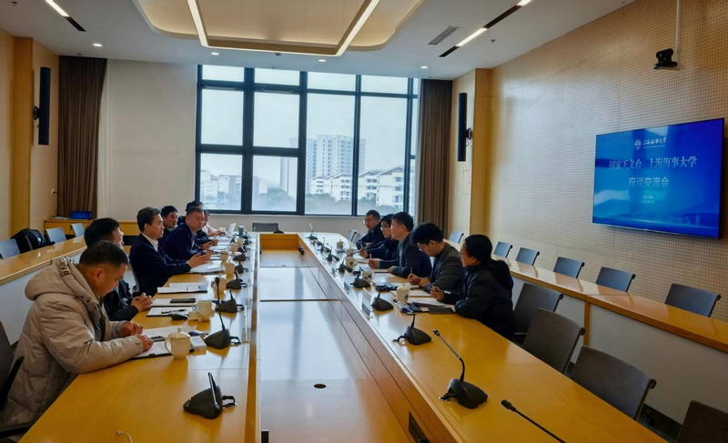 国家天文台台长刘继峰一行来校访问