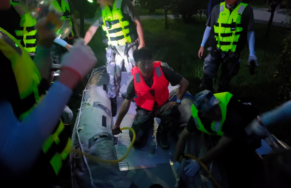 陈慧斌在抢险救援现场