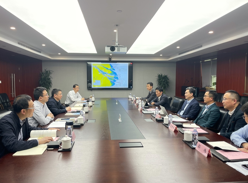 初北平校长一行走访交通运输部长江口航道管理局